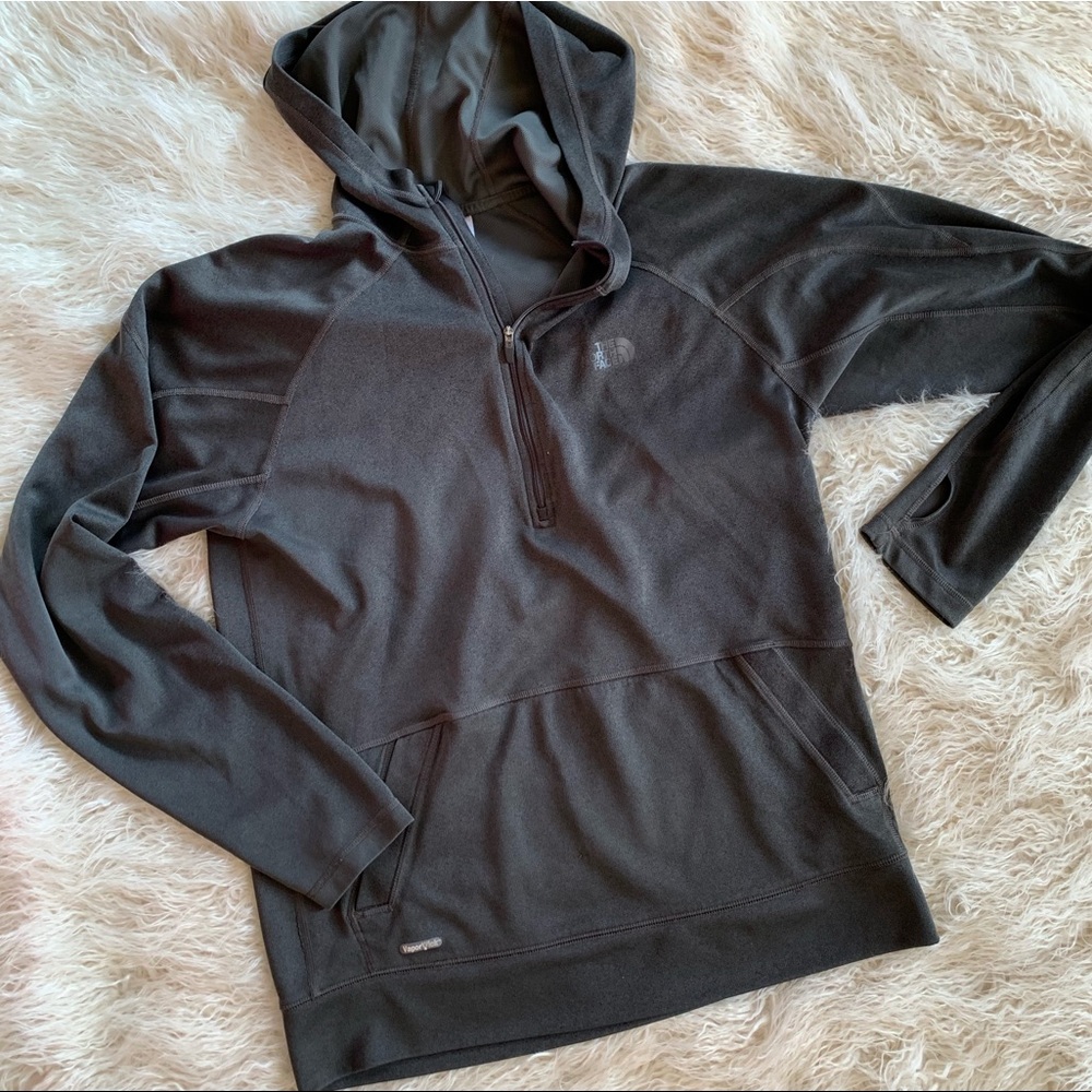 The North Face VaporWick Pullover Shirt Sweater M